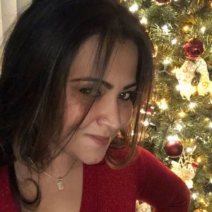 Meet your Posher, Claudia